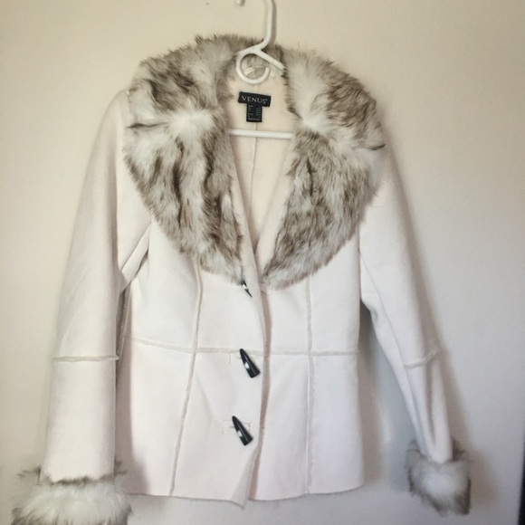 Gorgeous and Cozy Venus Cream Faux Suede Sherpa Jacket with Faux Fur, Size Small - Picture 9 of 14
